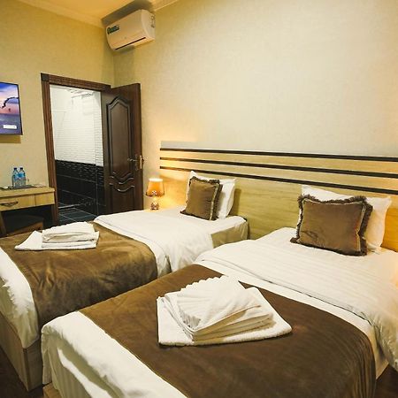 Rayyan Hotel בוקורו מראה חיצוני תמונה