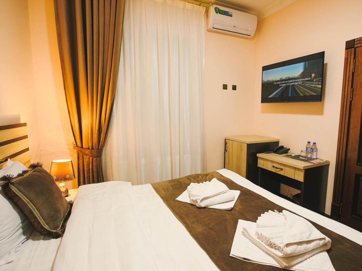 Rayyan Hotel בוקורו מראה חיצוני תמונה