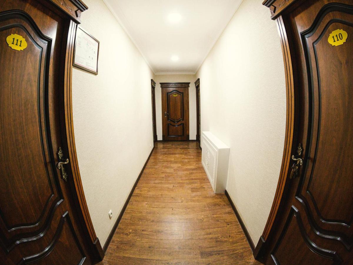 Rayyan Hotel בוקורו מראה חיצוני תמונה