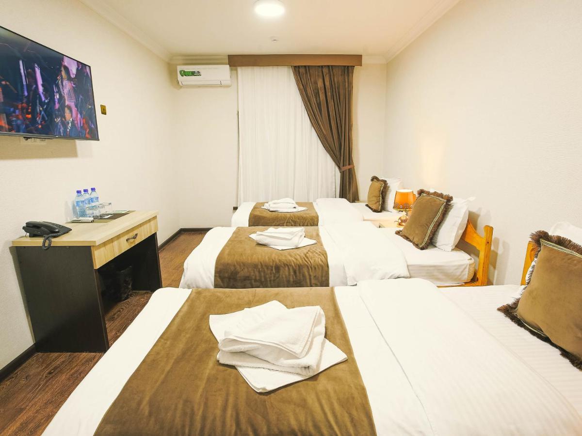 Rayyan Hotel בוקורו מראה חיצוני תמונה