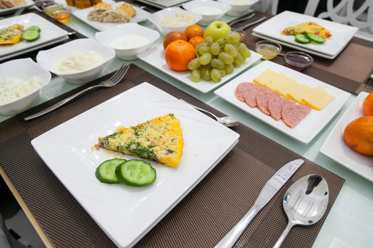 Rayyan Hotel בוקורו מראה חיצוני תמונה