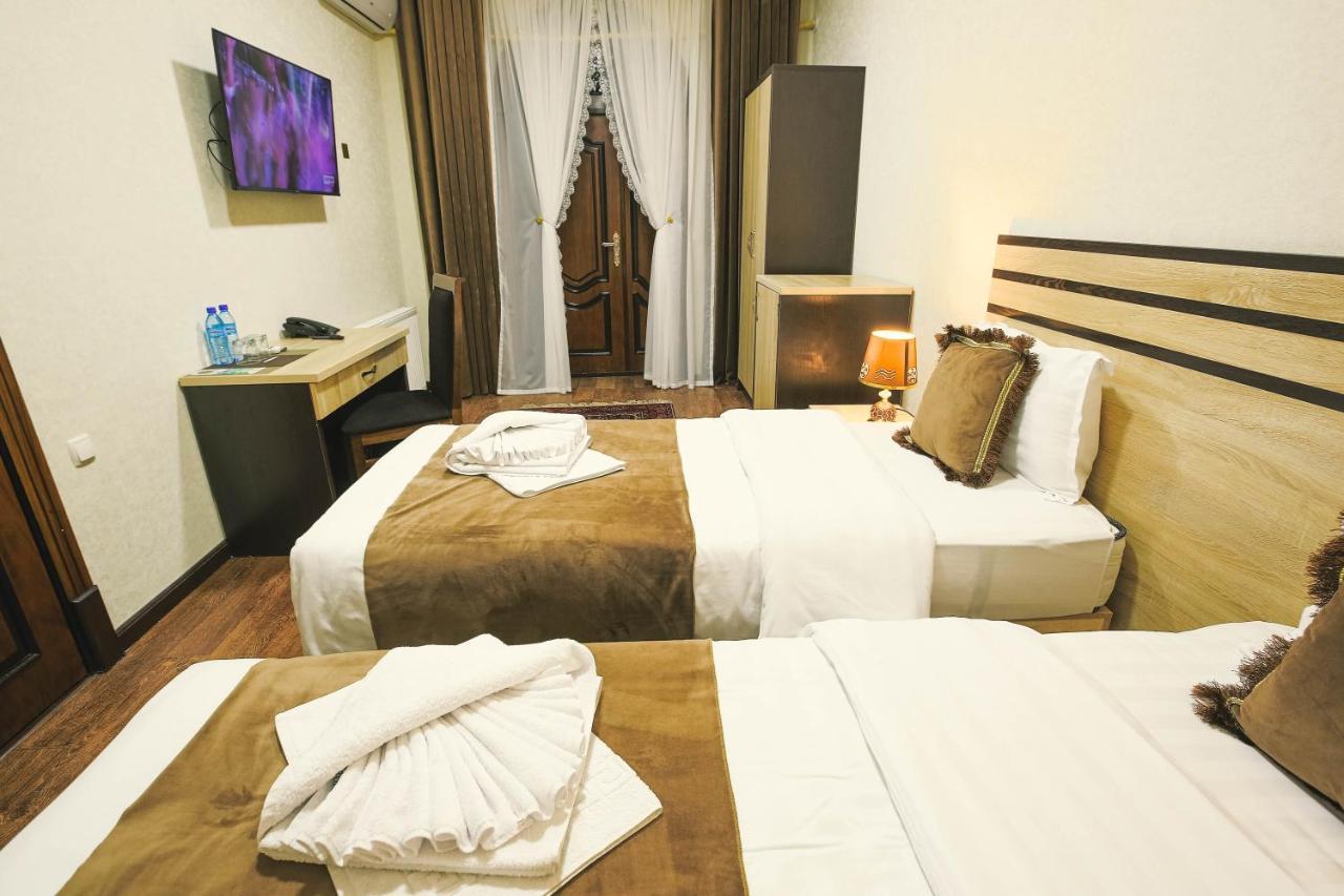 Rayyan Hotel בוקורו מראה חיצוני תמונה