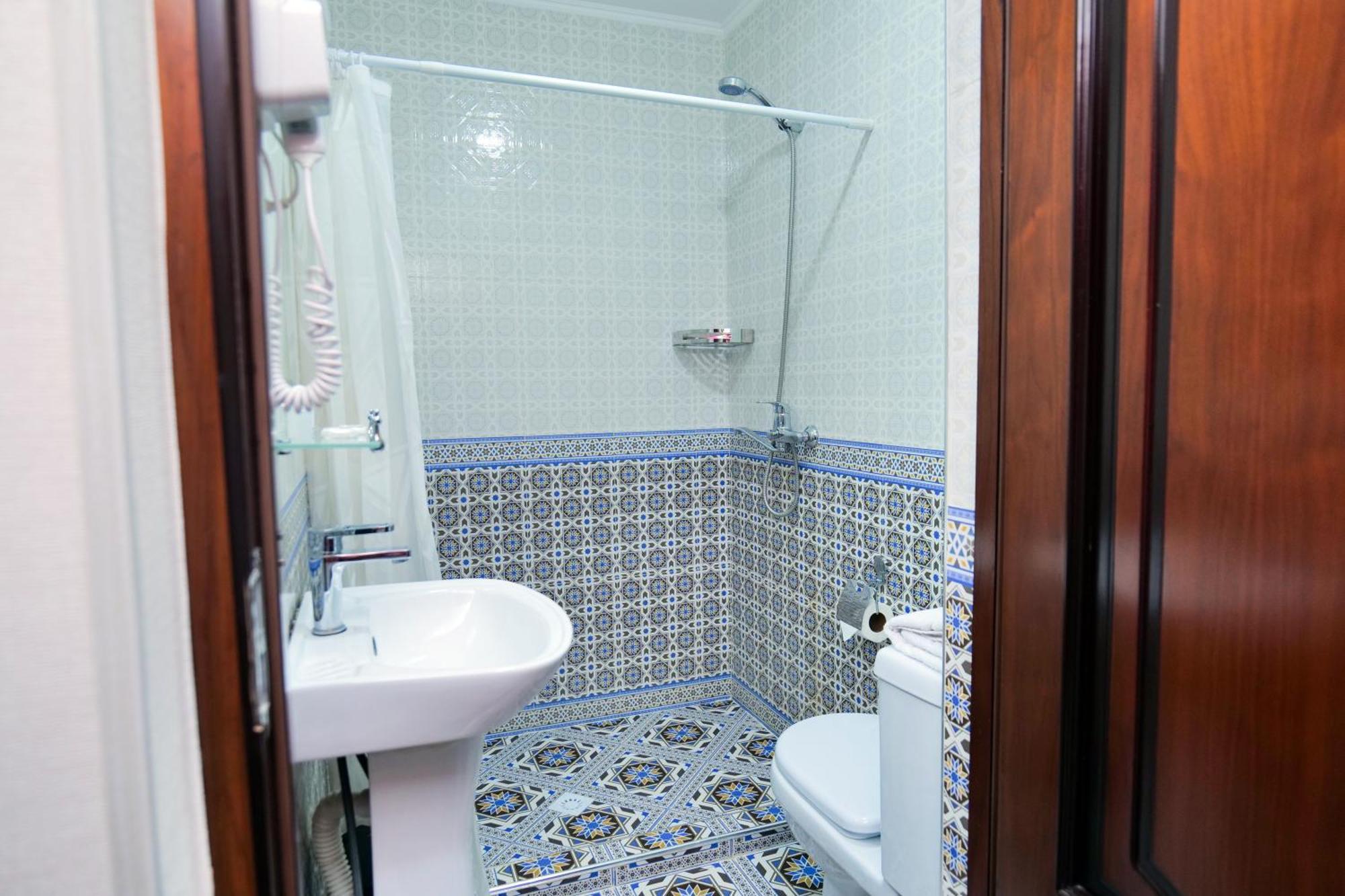 Rayyan Hotel בוקורו חדר תמונה